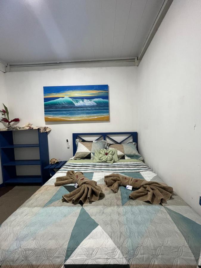 Surf Camp Hotel Bocas Town Bagian luar foto