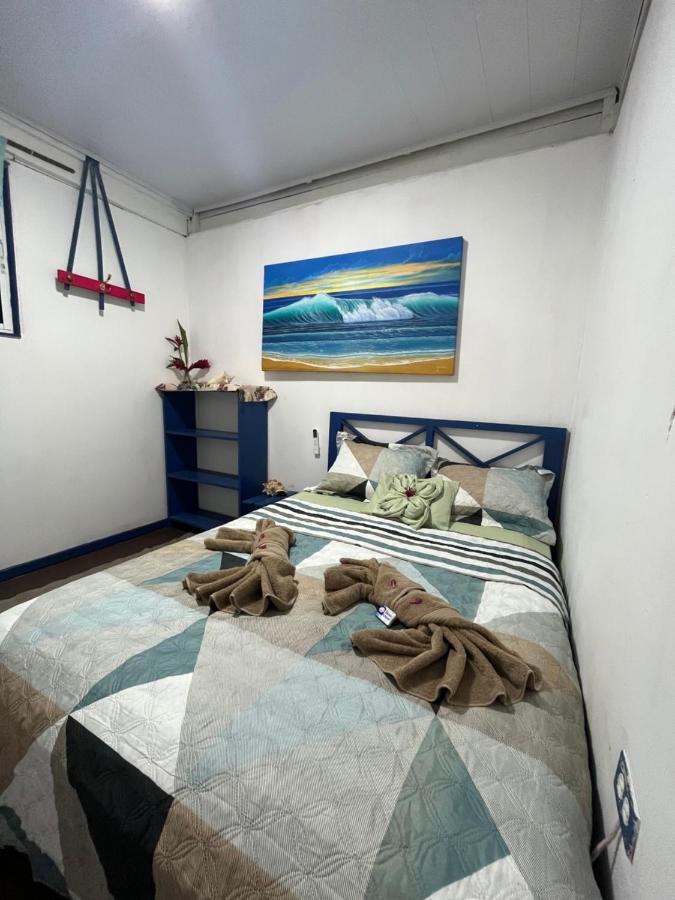 Surf Camp Hotel Bocas Town Bagian luar foto